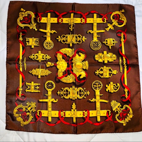 SOLD Hermès | Ferronnerie Silk Scarf - Picture 3 of 9